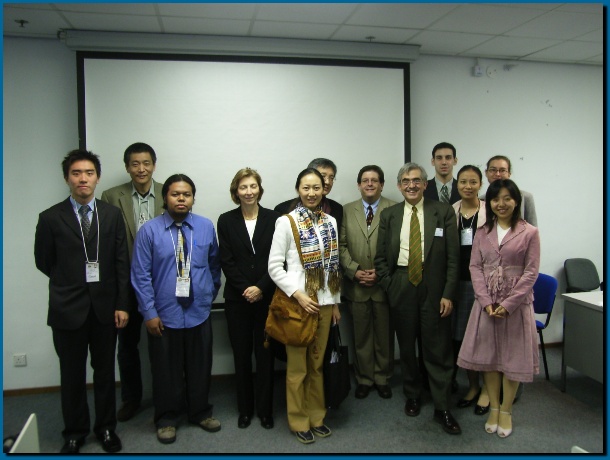 602x451 pixels (93K)